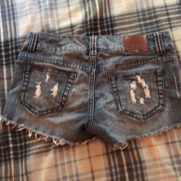 Shorts. - Picture 2 of 2